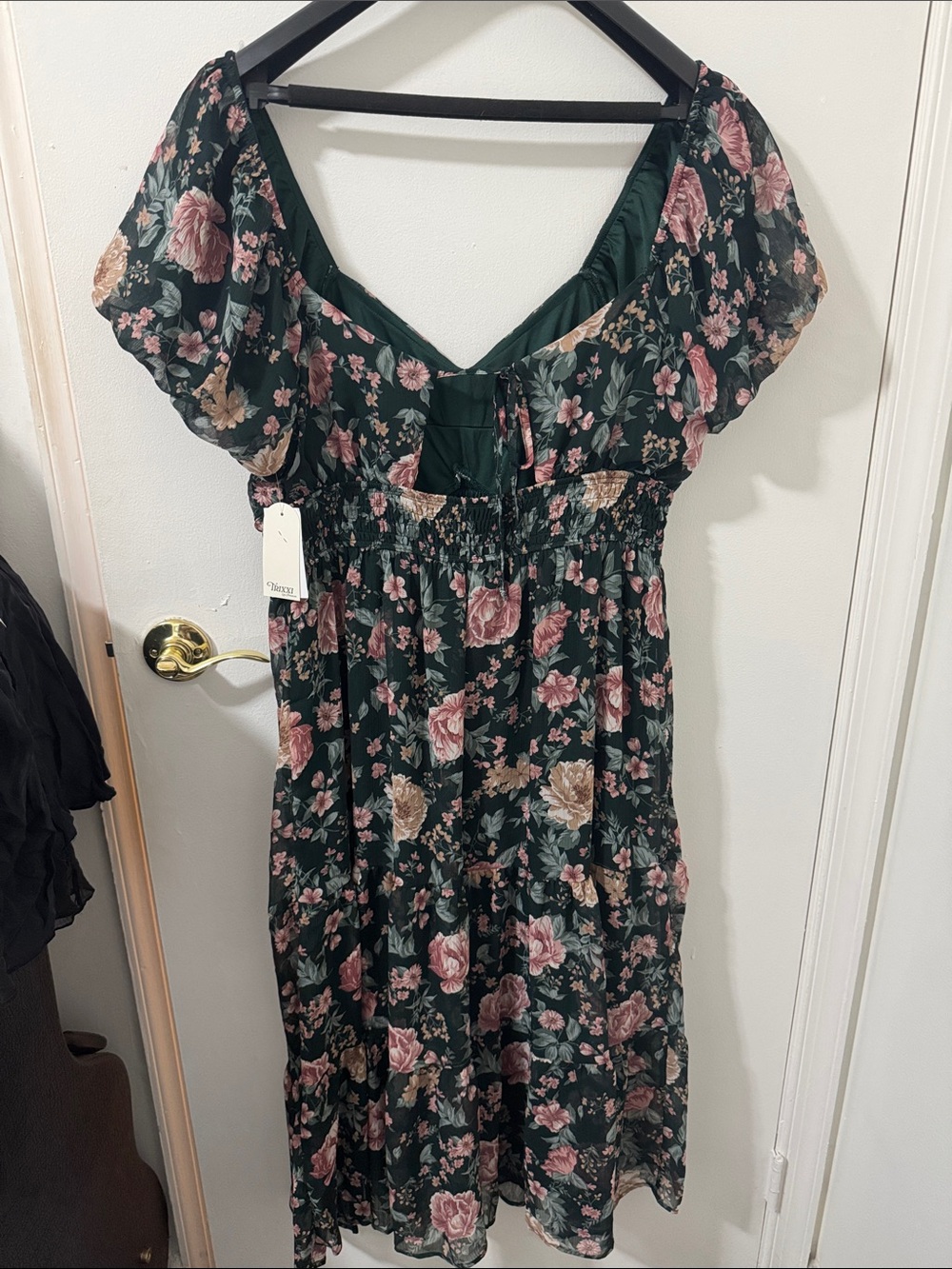 NWT Floral Puff-Sleeve Midi Dress in Dark Green and Pink - Picture 3 of 4